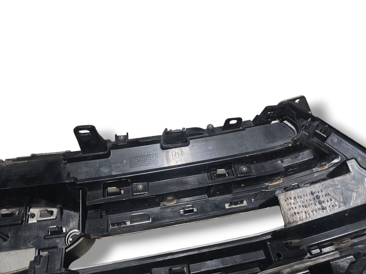Griglia Paraurti Anteriore Ford Edge Cod : FT4B-8200-AKSMAS (2015>)