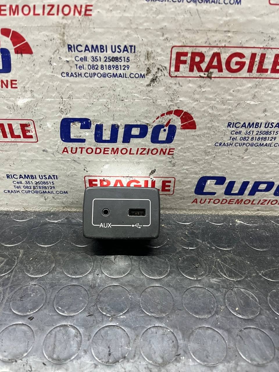 Interfaccia Aux-Usb FIat 500L cod:D532 - BIBA-RICAMBI