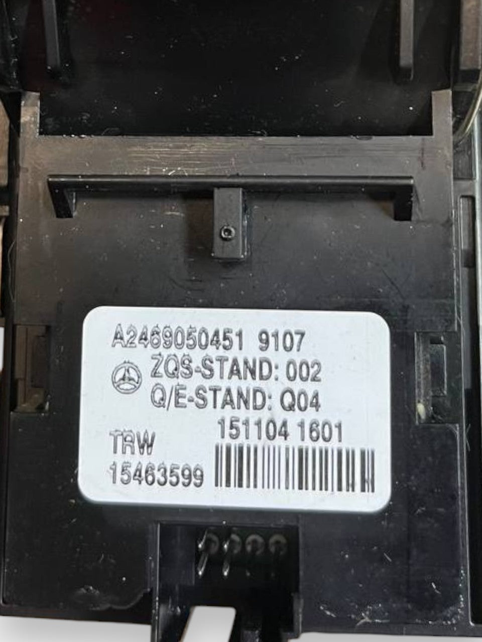 Interruttore / Comando Freno a Mano / Stazionamento Elettrico Mercedes Classe A W176 (2012 al 2018) cod: A2469050451