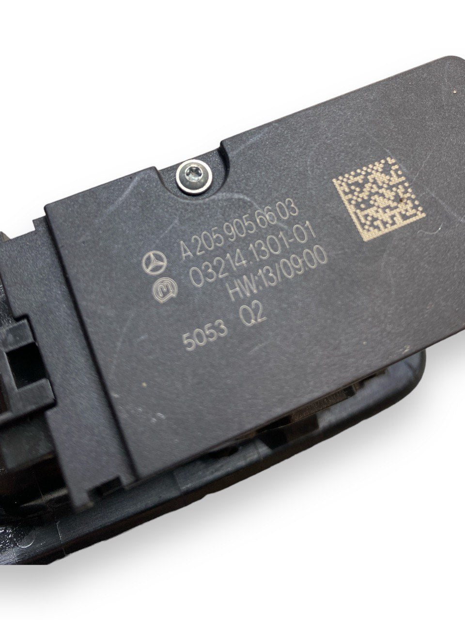 Interruttore freno di stazionamento Mercedes Classe C W205 ( 2014 ) cod. A2059056603