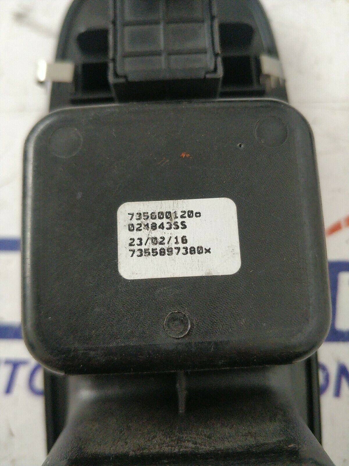 Interruttore Pulsante Alzavetro Anteriore Dx Fiat 500L 735600120 - 7355897380 - BIBA-RICAMBI