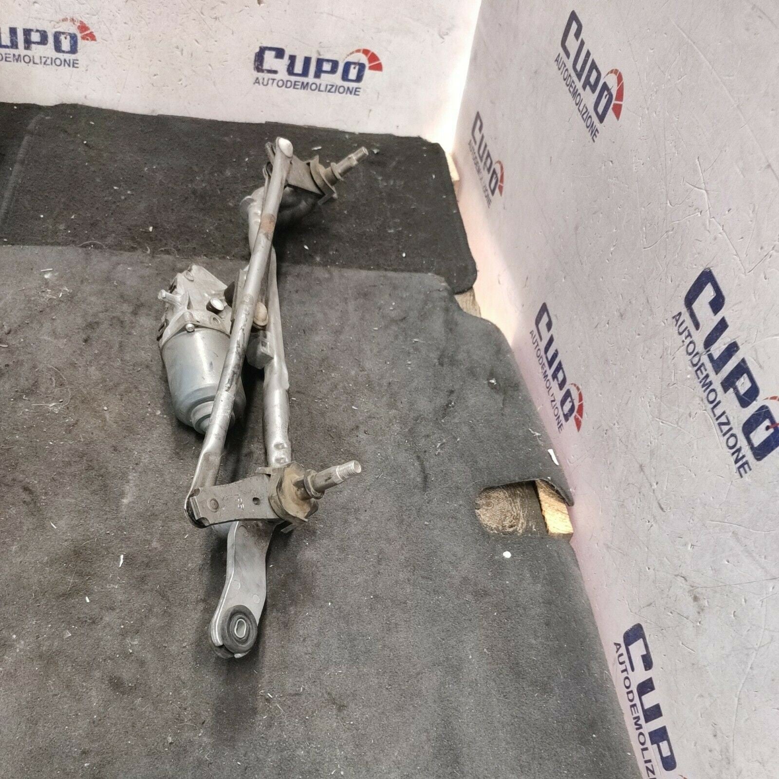 JEEP CHEROKEE (ND) 2.0 CRD 14-19 Motorino tergicristallo anteriore 68102175ad