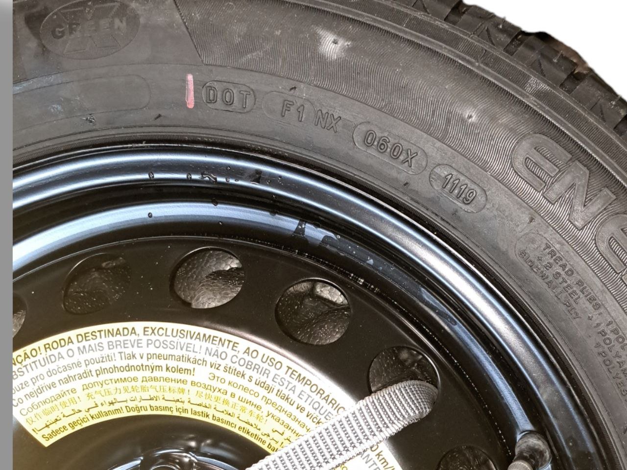 Kit Ruota / Ruotino di scorta pneumatico Volkswagen Polo 185/65 R15 (2021) originale