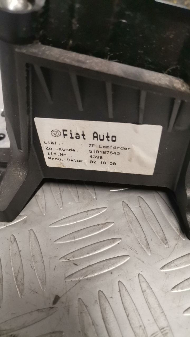 Leva cambio automatico Fiat Bravo (2008) cod: 518187640