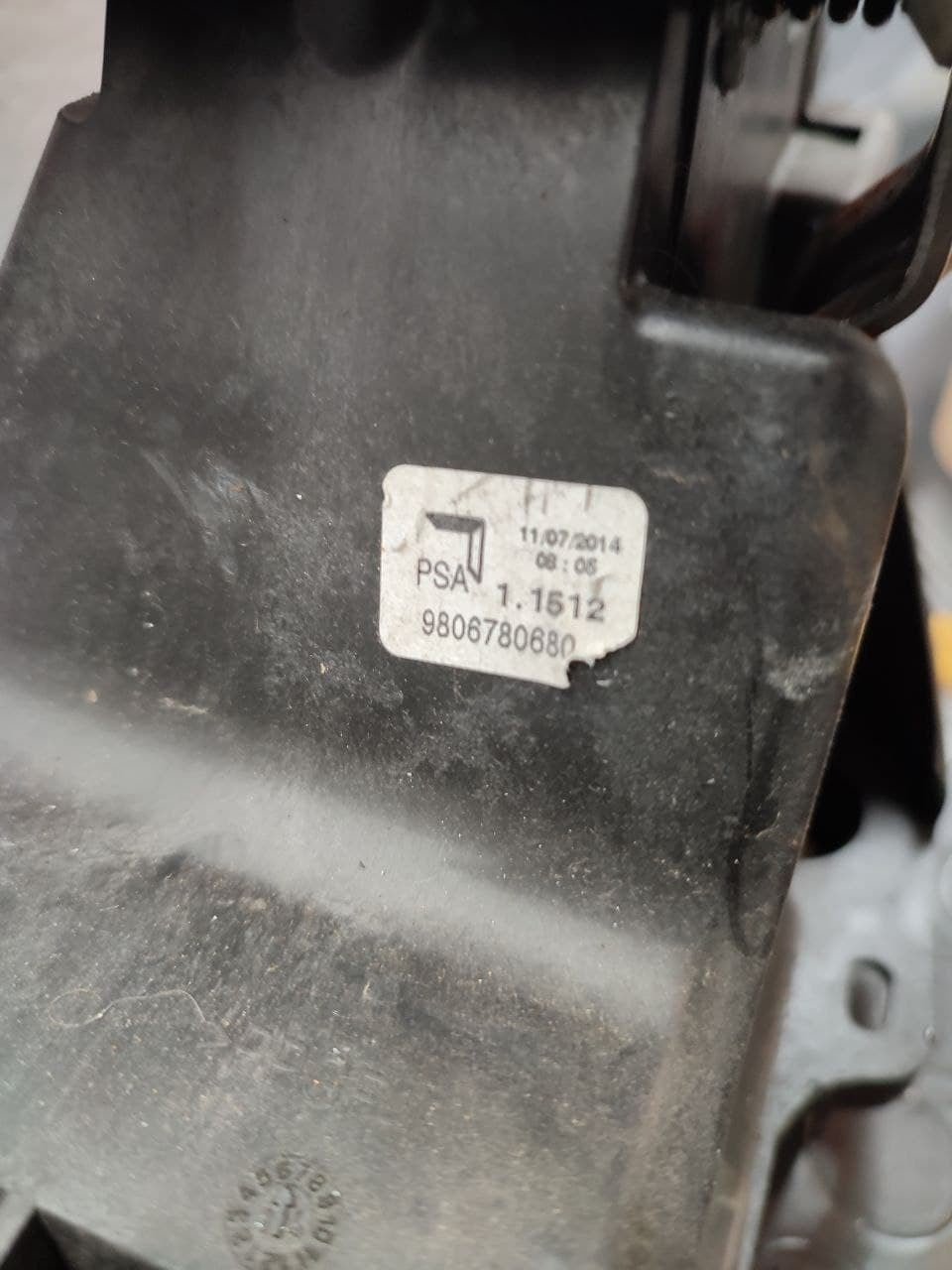 Leva cambio manuale Peugeot 208 1.6 cod: 9806780680