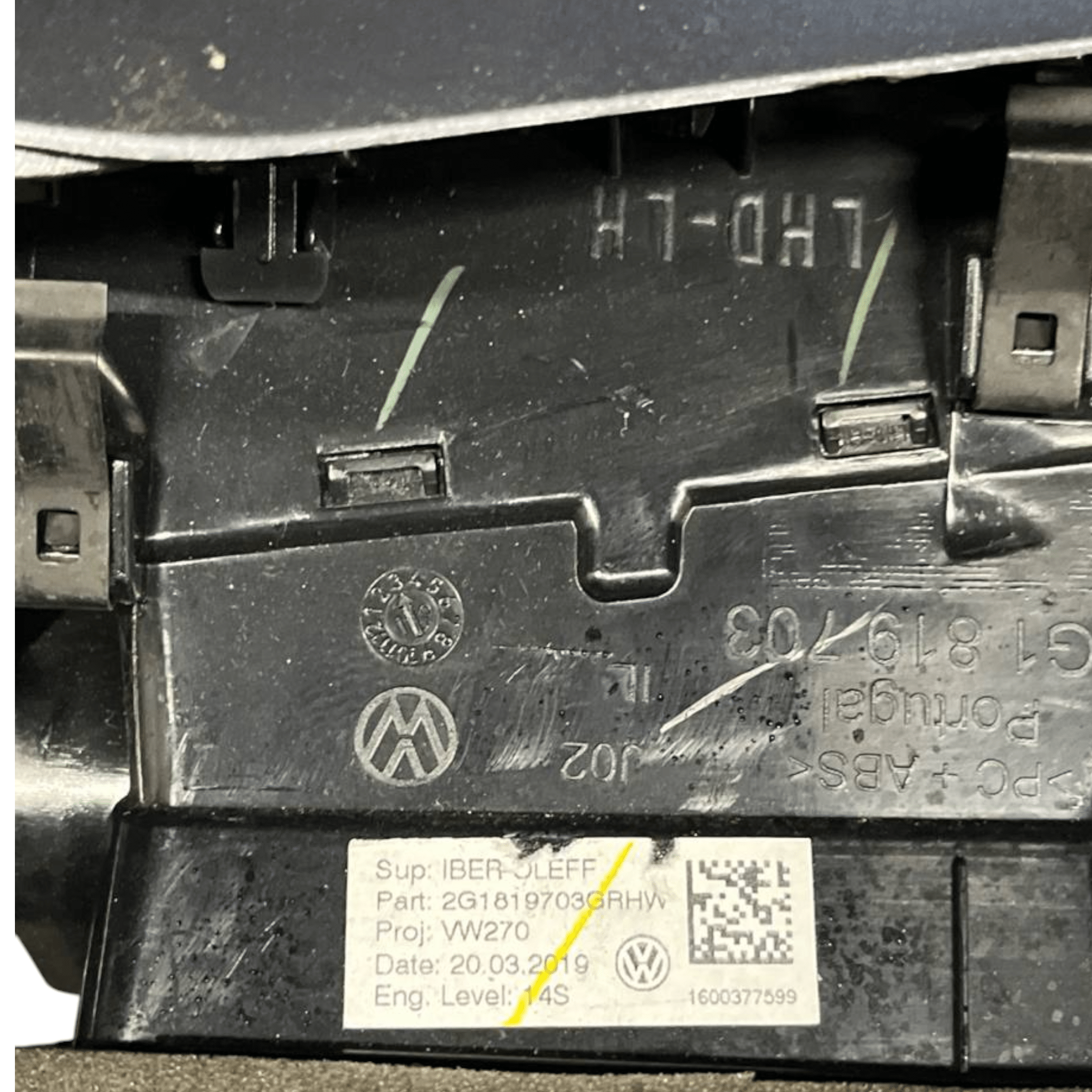 Mascherina tachimetro Volkswagen Polo AW1 cod.2G1819703GR / 2G0858560 con bocchetta aria e rivestimento sopra piantone (2017->)