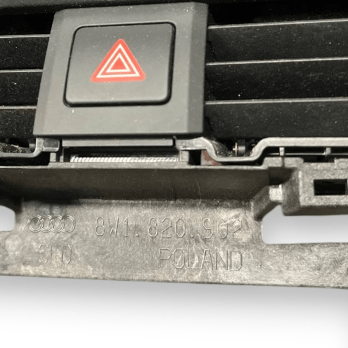 Modanatura Cruscotto Centrale + Bocchette Audi A4 B9 (2015 al 2024) cod: 8W1820902