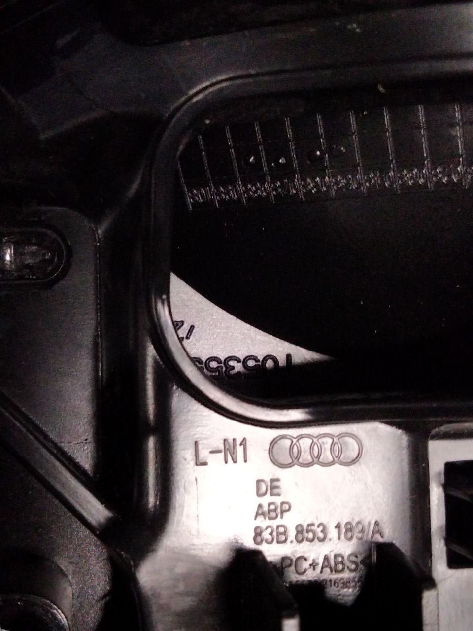 Modanatura cruscotto lato guida Audi Q3 / RSQ3 (2021) cod.83B853189A