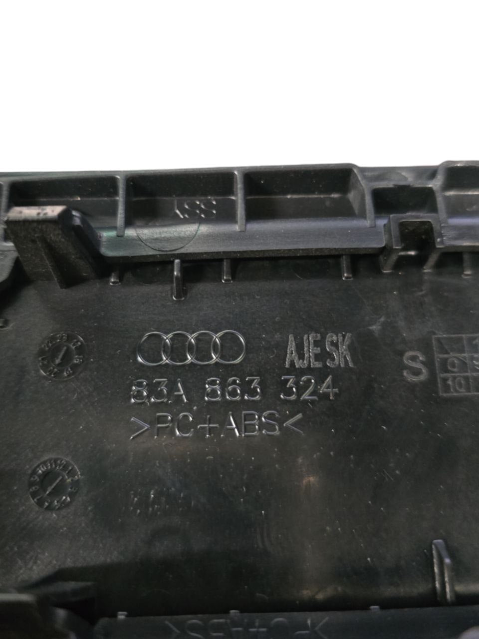 MODANATURA INTERNA TUNNEL CENTRALE AUDI Q3 F3 (2018>) Cod : 83A863324