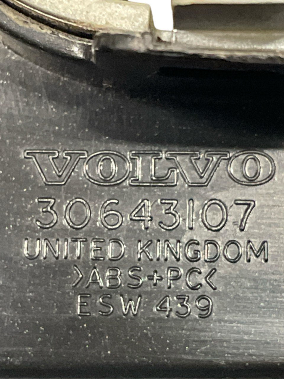 Modanatura mascherina cambio Volvo XC90 cod:30643107 (2002-2014)