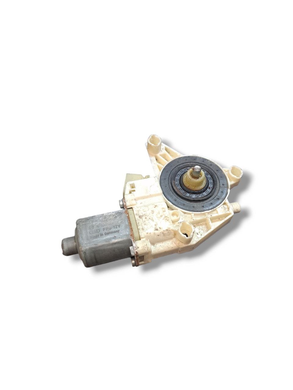Motorino alzavetro Posteriore Destro Mercedes-Benz Classe C W204 (2011) COD:A2048200542