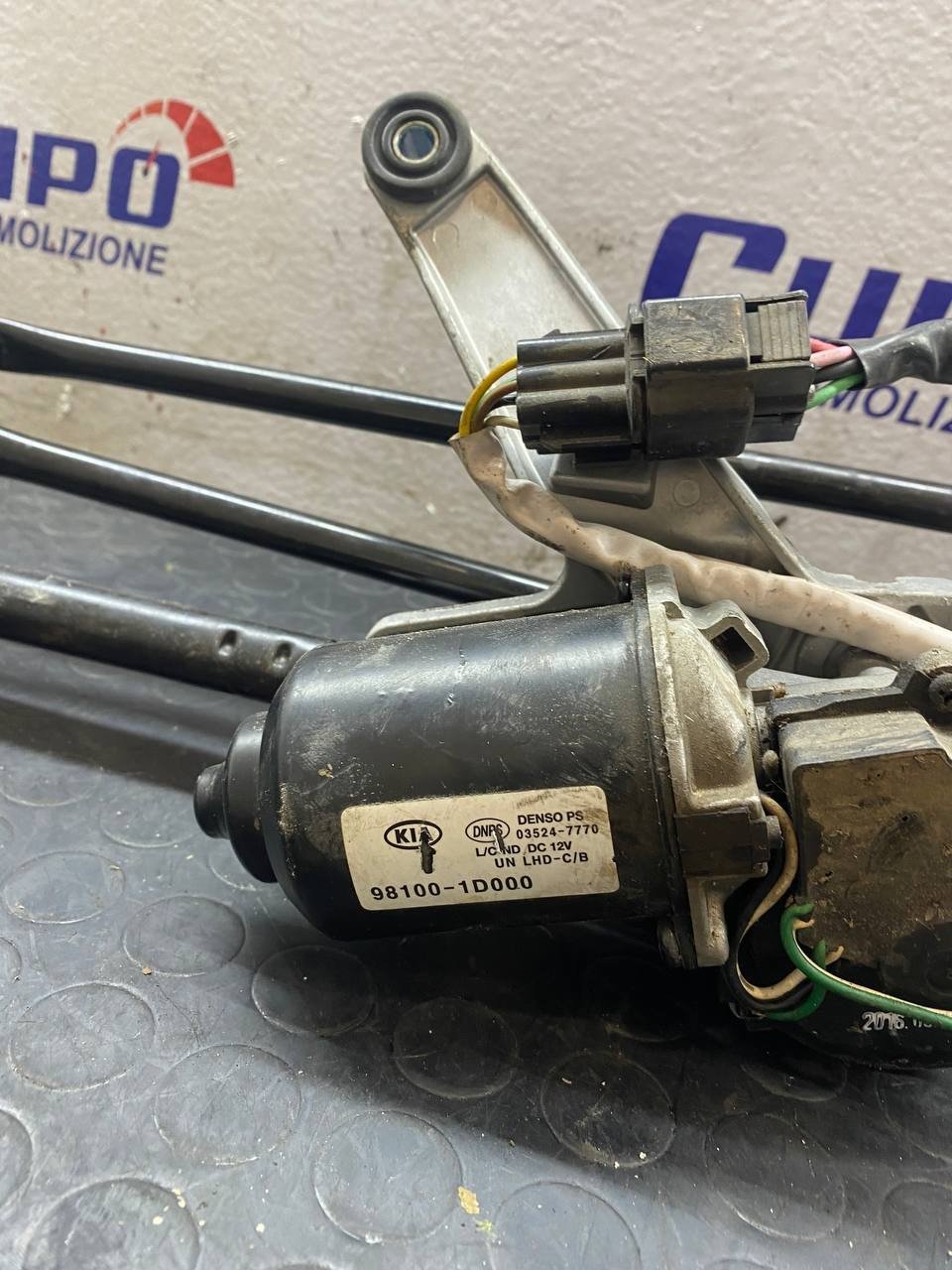 Motorino Tergicristallo anteriore Kia Carens III cod: 98100-1d000