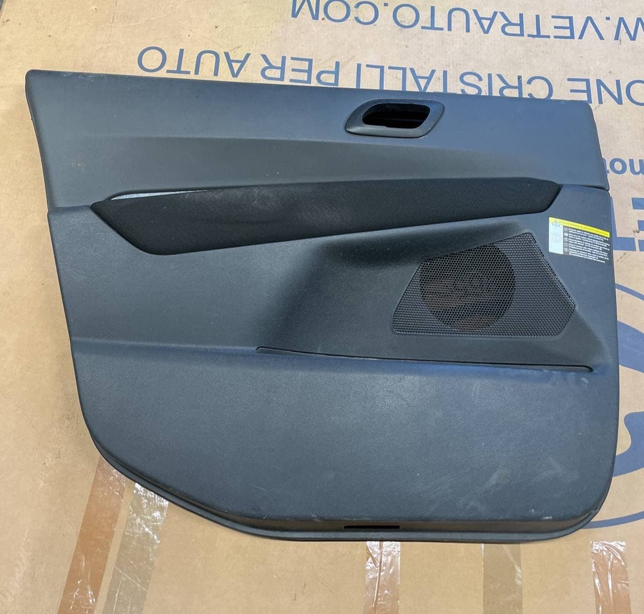 Pannello portiera anteriore sinistra Peugeot 5008 96830383ze 2012