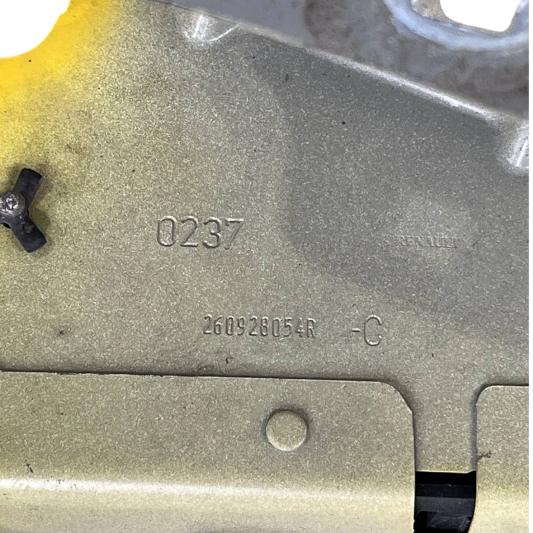 Parafango anteriore sinistro giallo Renault Master III Restyling (2019->) cod.260928054R