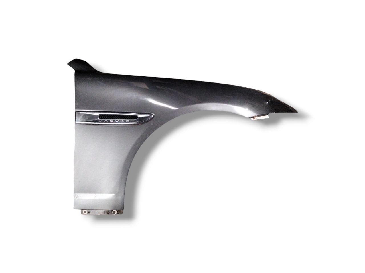 Parafango grigio anteriore destro Jaguar XE (2015>)cod.GX7316A182AD