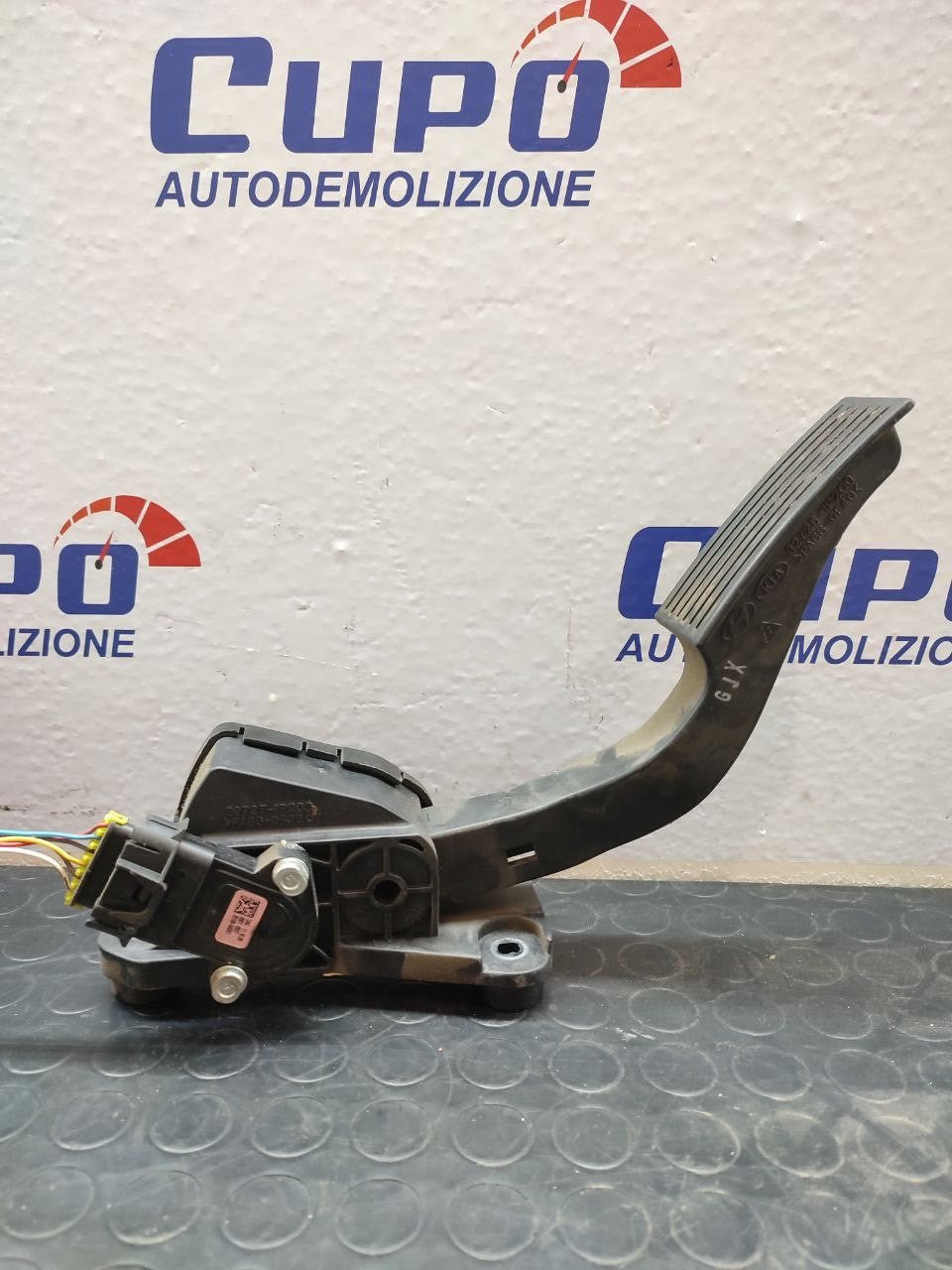 Pedale acceleratore KIA VENGA 1.4 2012 cod: 32727-1p200