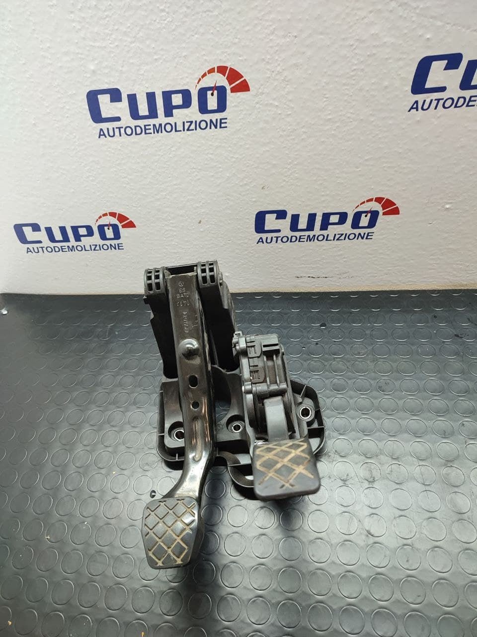 Pedali ( freno + acceleratore ) Audi A1 sportback cod 6r1721058d