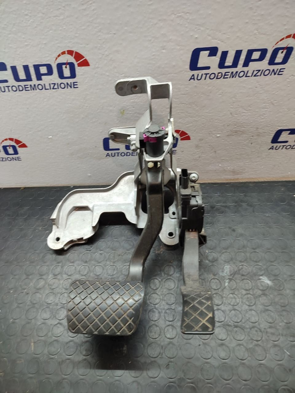Pedali freno + acceleratore Audi A6 4g cod 4g1723117
