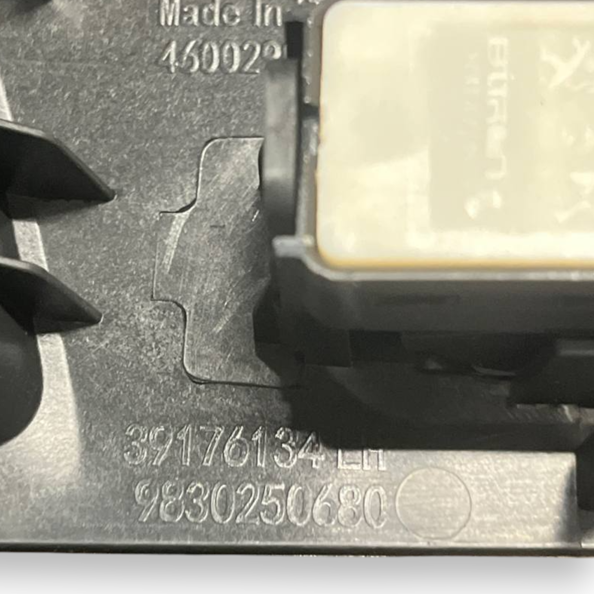 Pulsantiera Alzavetro posteriore sinistra (sx) Opel Corsa F (2019 -) cod: 9830250680