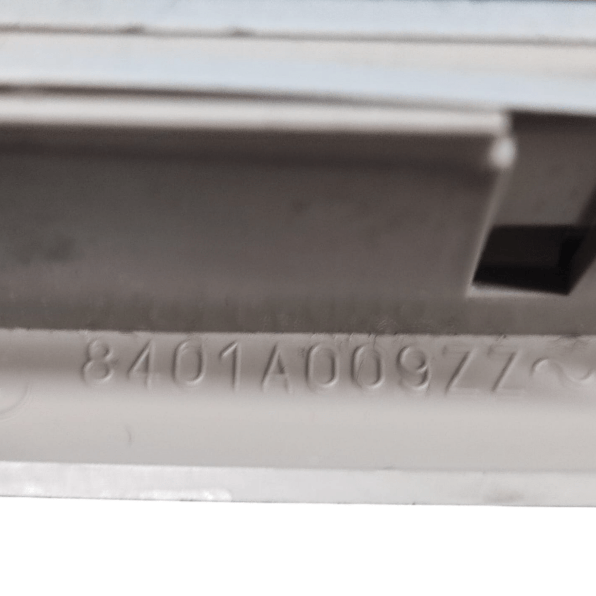 Plafoniera Anteriore Mitsubishi Outlander III Serie COD: 8401A009ZZ (2013-2021)