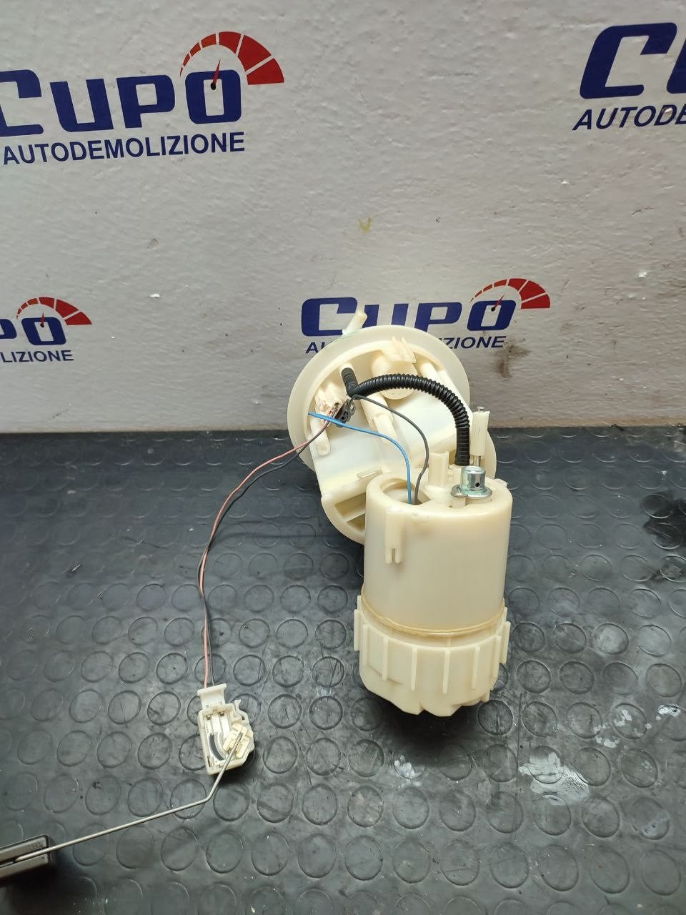 Pompa carburante / Galleggiante serbatoio Toyota Aygo mk2 cod 77020-0h040