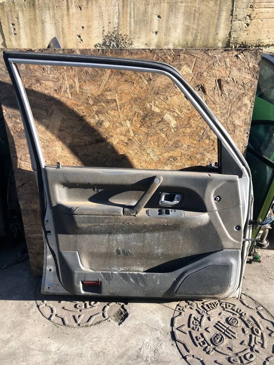 Portiera anteriore sx Mitsubishi Pajero '90
