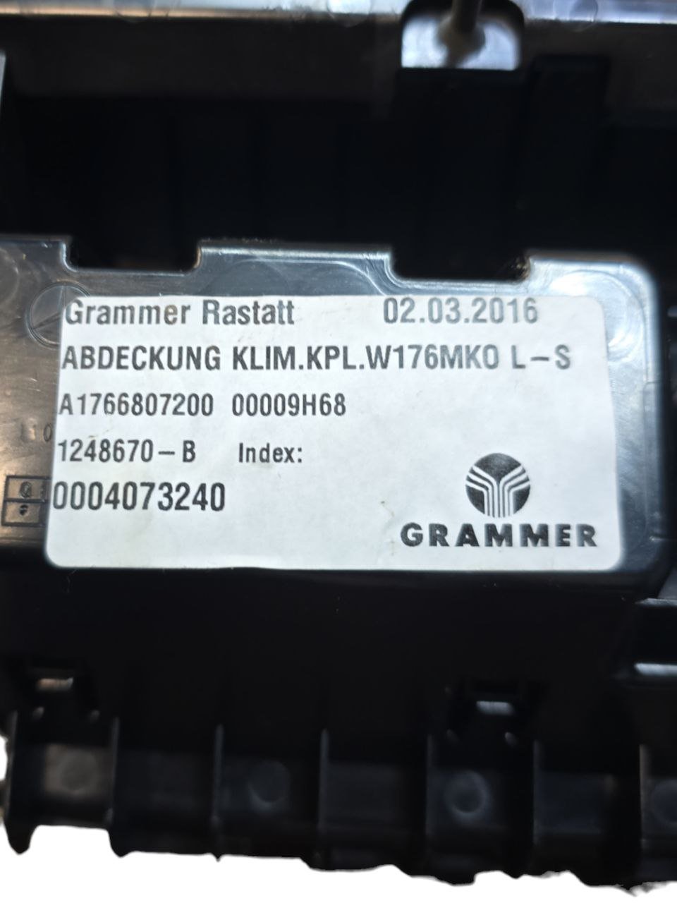 Posacenere Mercedes-Benz Classe A w176 ( 2012 - 2018 ) Cod : A1766804400