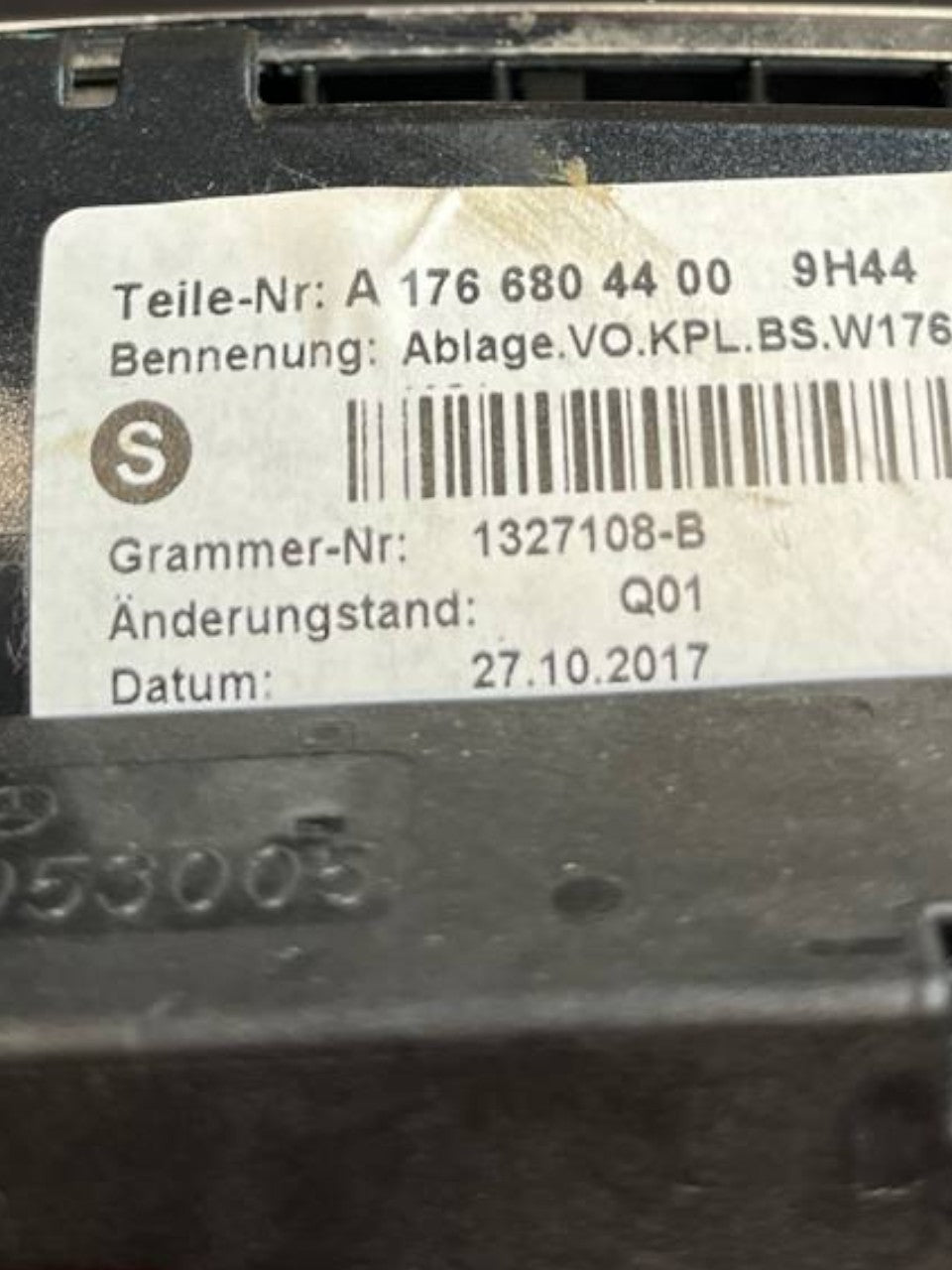 Posacenere tunnel centrale Mercedes-Benz CLA W / X117/W176/ W177 cod.A1766804400 (2018->)