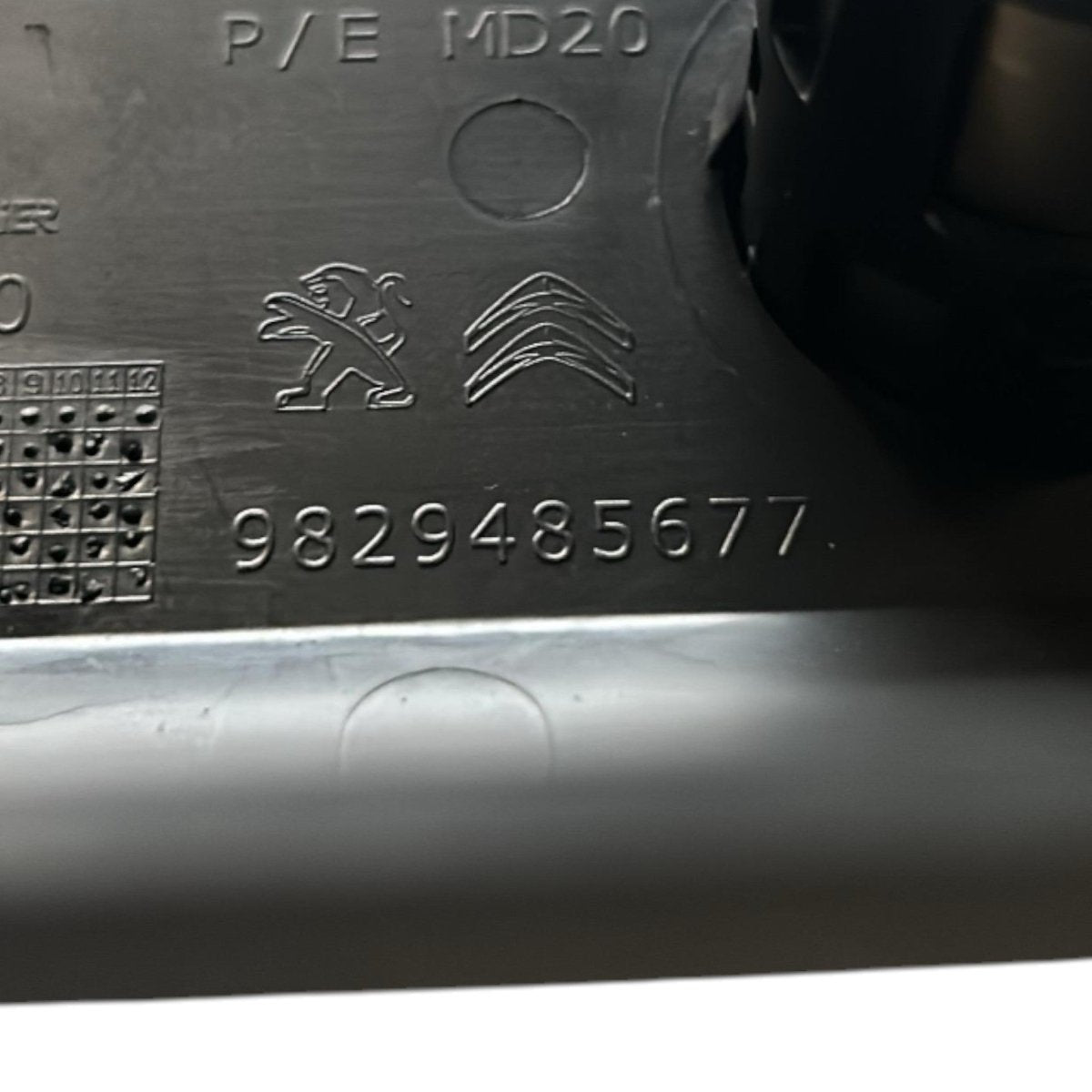 Presa 12 Volt + Rivestimento Citroen C3 III cod.9829485677 (2016 > 2023) Presa Accendisigari