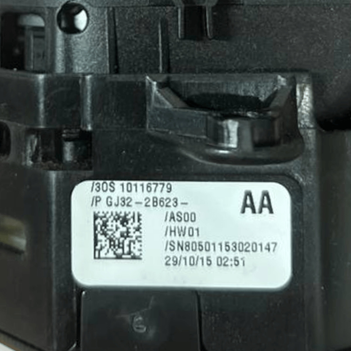 Pulsante / Interruttore Freno a mano Elettronico Land Rover Evoque L538 (2011 al 2018) cod: GJ32-2B623-AA