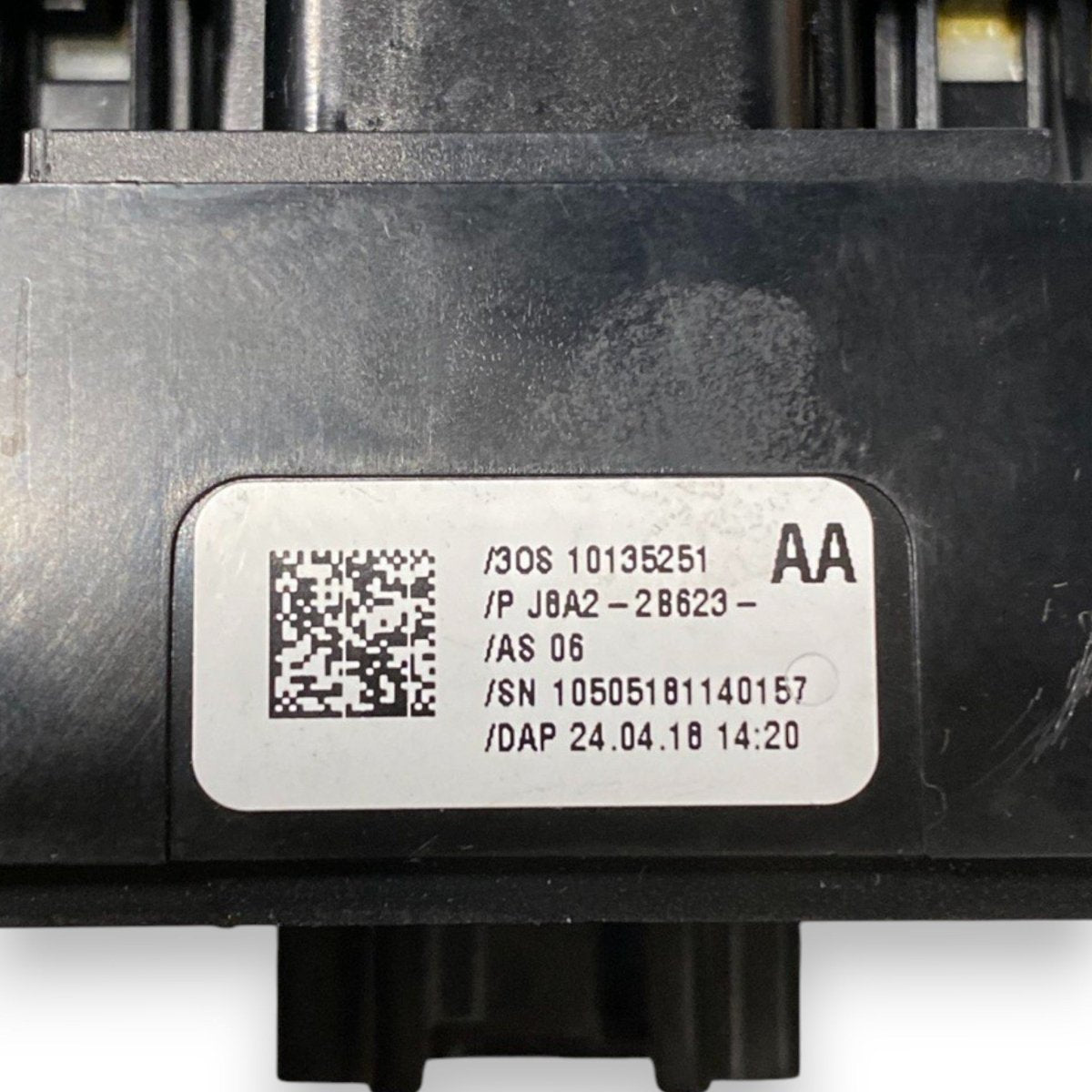 Pulsante / interruttore freno di stazionamento jaguar i-pace Cod: j8a2-2b623-aa (2018-)