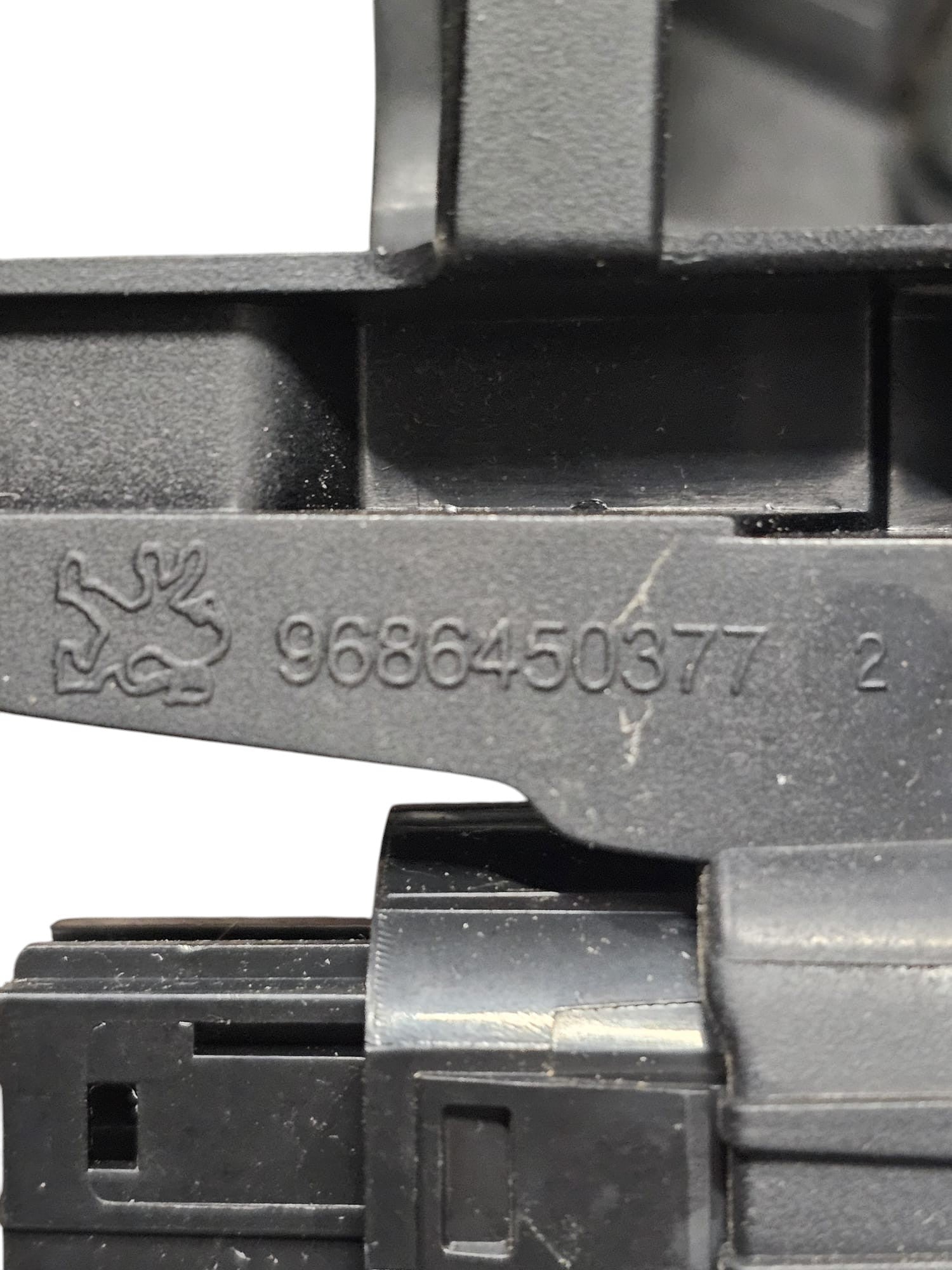 Pulsante Start&Stop Peugeot 508 I Cod:9686450377 (2010-2018)