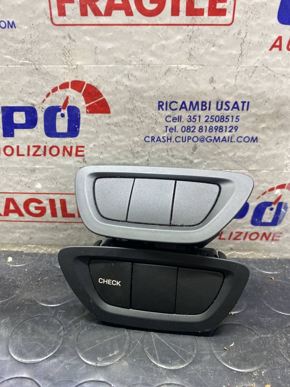 Pulsanti interruttori interni Citroeen c5 cod:9682436777 63040713d 63040713g 9682436677