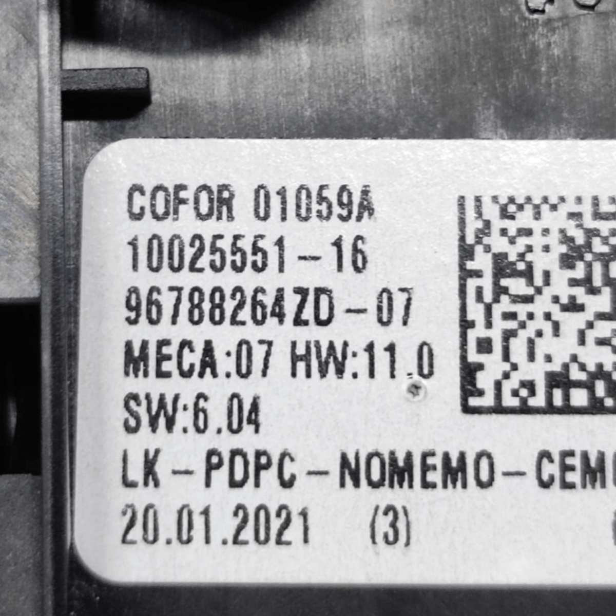 Pulsantiera alzavetro anteriore sinistro peugeot 208 cod: 96788264zd (2019-)