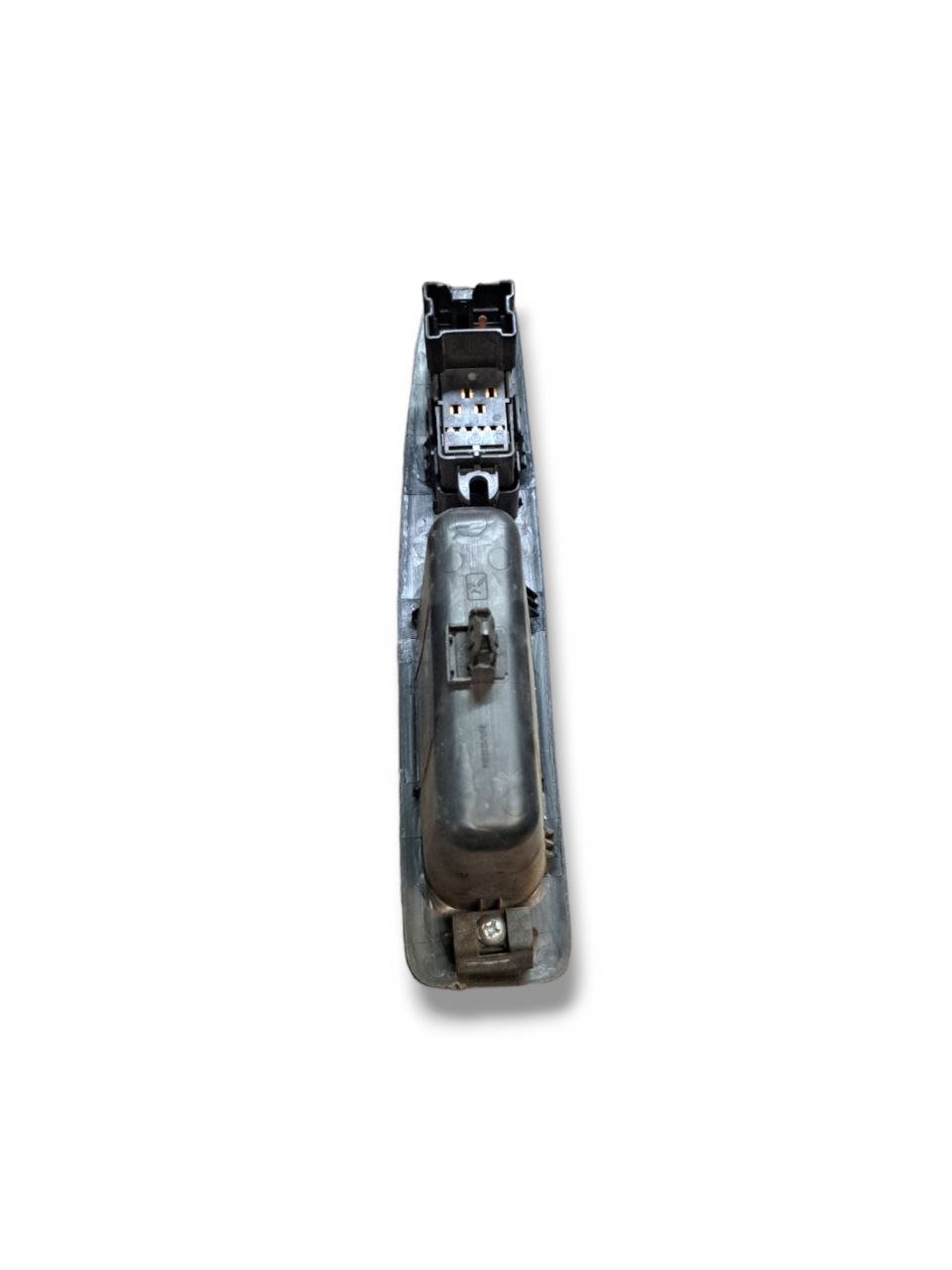 Pulsantiera Alzavetro Posteriore sinistra (sx) Nissan Qashqai J10 ( 2006 - 2014 ) COD:82951JD000