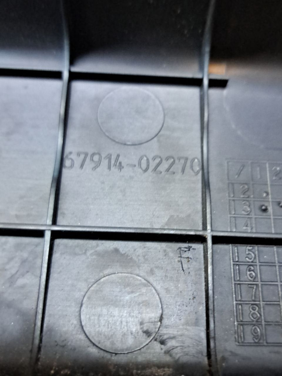 Rivestimento battitacco anteriore sinistro Toyota Auris (2018) COD:67914-02270