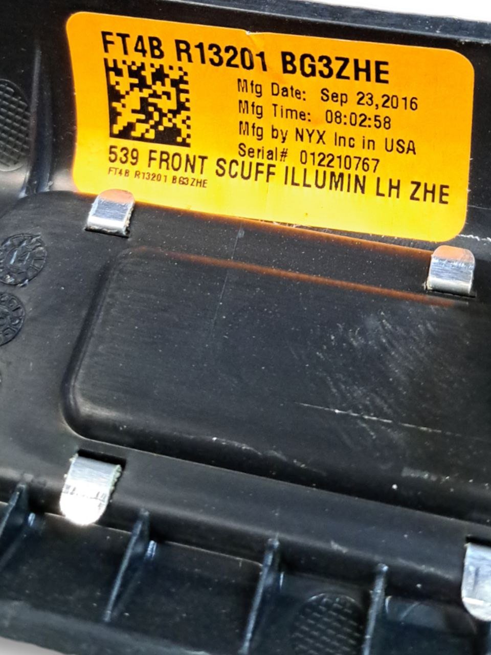 Rivestimento Battitacco retroilluminato anteriore sinistro (sx) Ford Edge (2016>) COD:FT4B-R13201