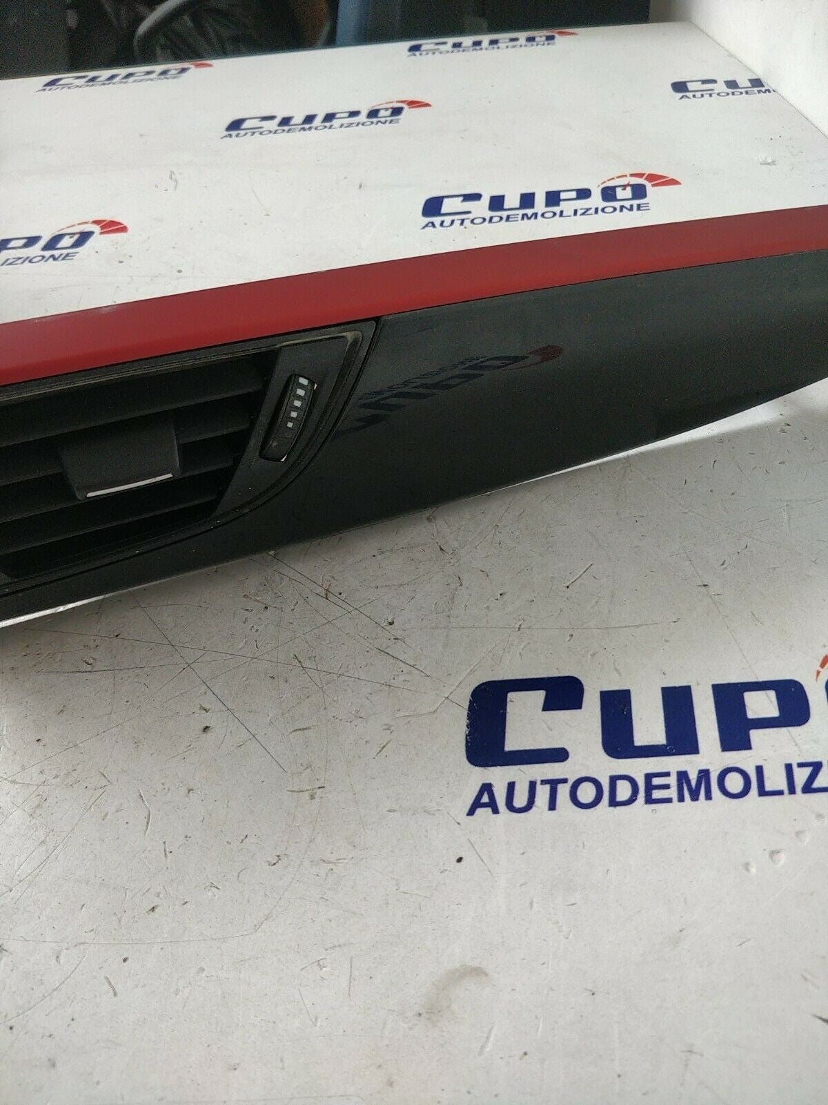 RIVESTIMENTO CONSOLE BOCCHETTA BMW 1 F20 27648710 Nero lucido modanatura rossa