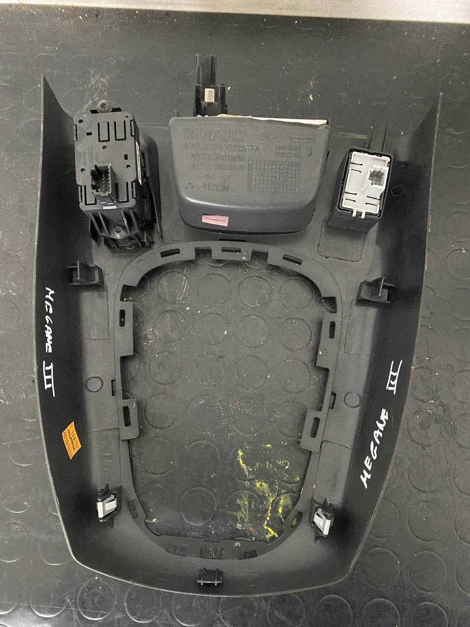 Rivestimento Console Centrale Renault Megane III cod: 969330001r