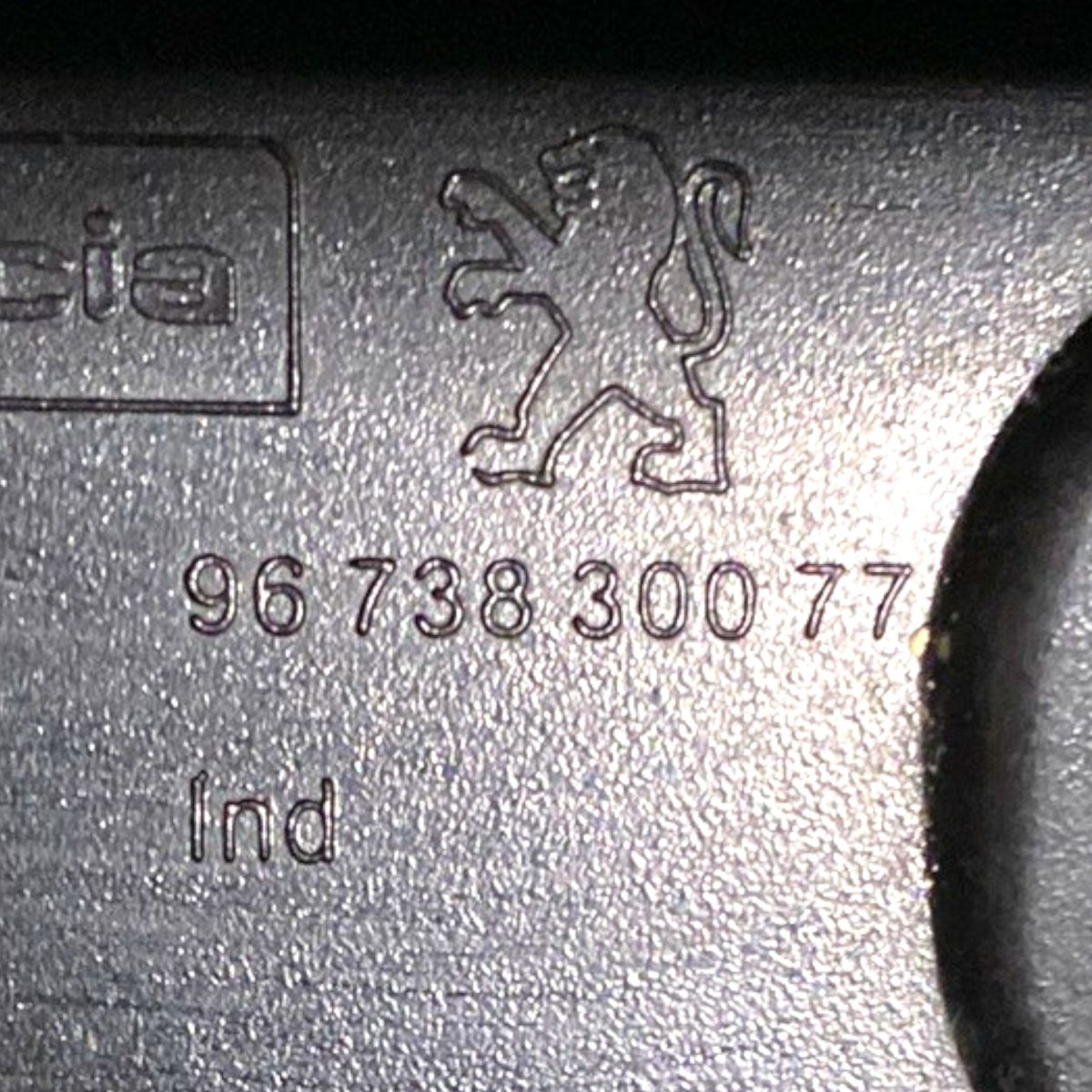 Rivestimento cruscotto centrale peugeot 208 i (2012-2019) Cod: 9673830077