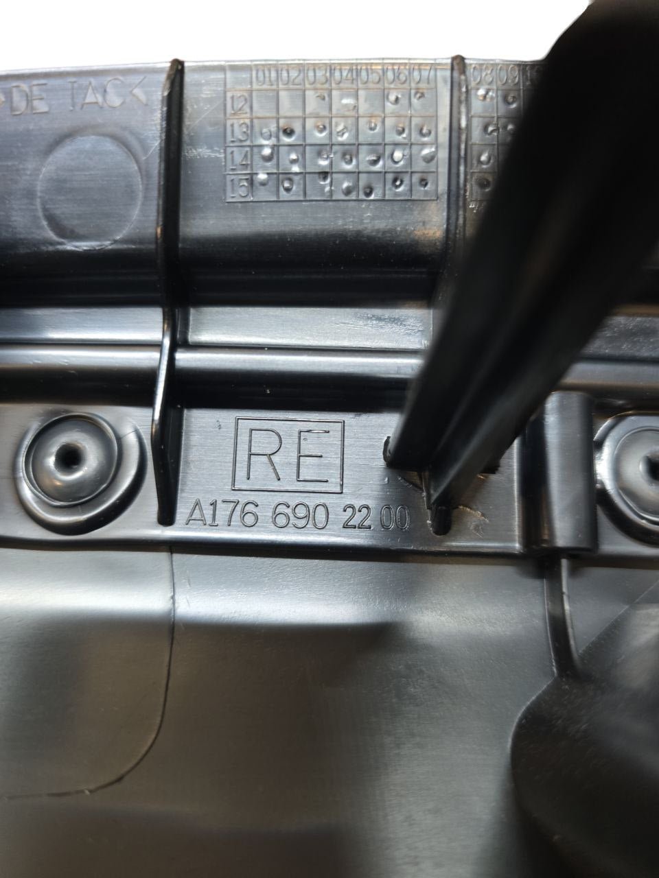 Rivestimento / Modanatura Interna Montante Destro Mercedes-Benz Classe A w176 ( 2012 - 2018 ) Cod : A1766902200
