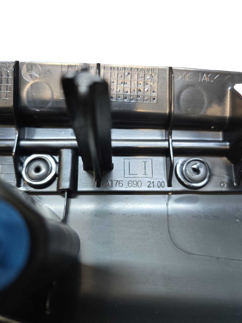 Rivestimento / Modanatura Interna Montante Sinistro Mercedes-Benz Classe A w176 ( 2012 - 2018 ) Cod : A1766902100