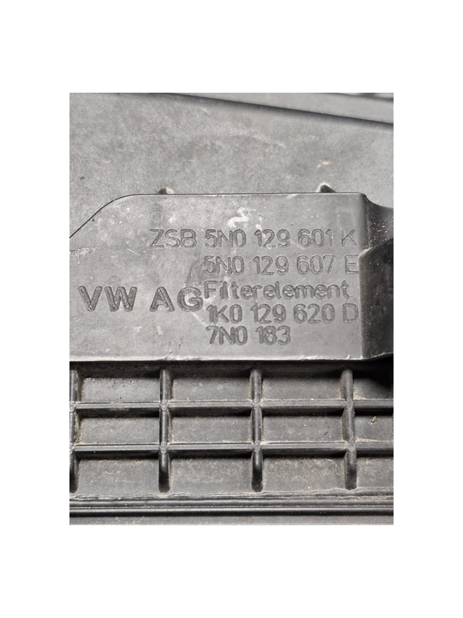 Scatola filtro aria / Box filtro Volkswagen Tiguan 5N 2.0 Diesel Cod:5N0129601K (2007-2016)