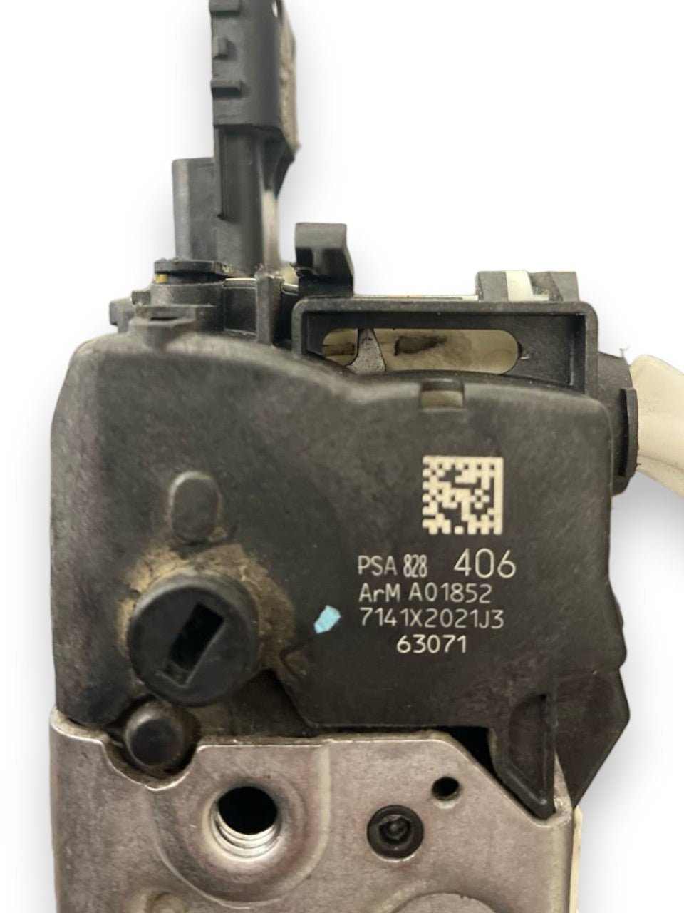 Serratura Elettrica 6 Pin Porta anteriore destra (dx) Audi A5 8T / Audi A1 8X / Audi A6 C6 / Audi A4 B8 / Audi Q5 / Audi Q3 / Porsche Panamera (2010 al 2017) cod: 8J1837016C