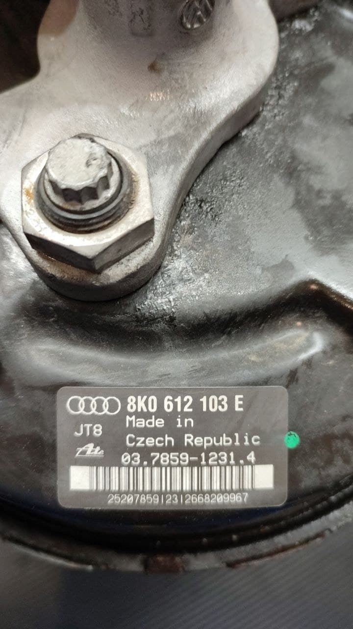 Servofreno  Audi A4 8K   COD: 8K0 612 103 E