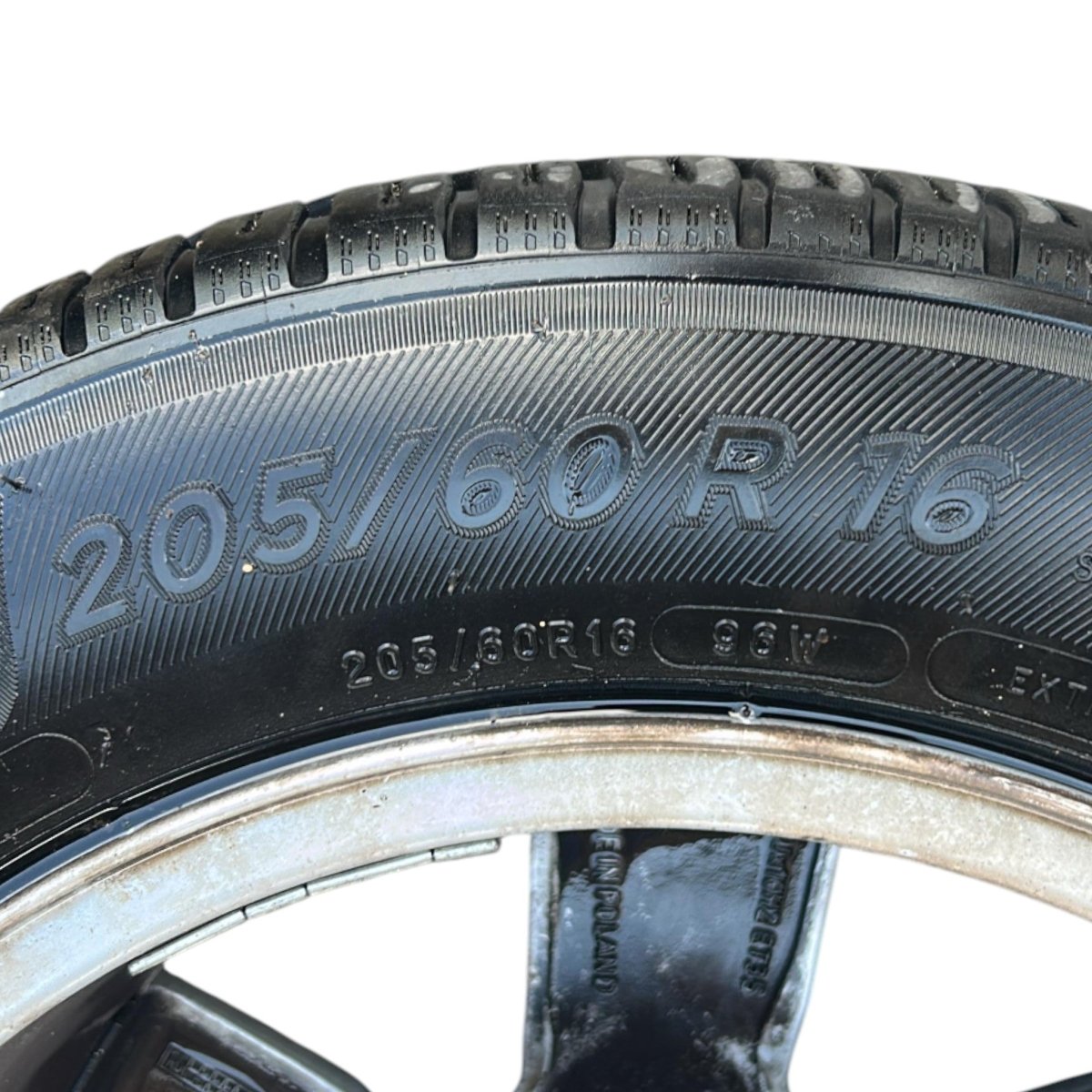 Set 4 cerchi in lega Audi A4 (B9) cod.8w0601025a (5 fori / 205 / 60 r16) (2015 > 2024)