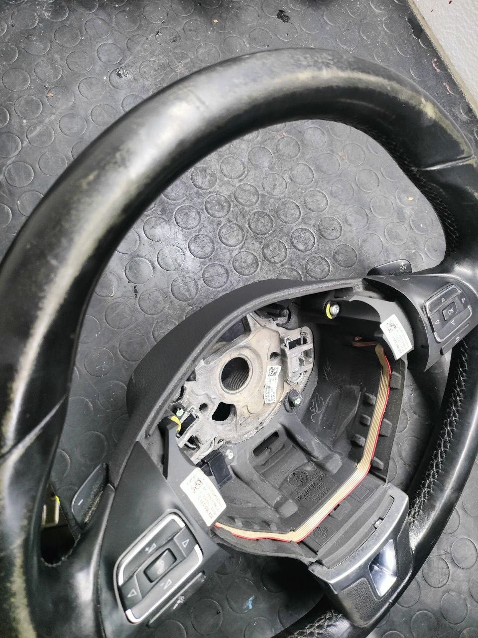 Sterzo Volante Volkswagen Passat 1.4 tsi ( b6 - 2006 ) cod 3c8959538f ( con palette cambio automatico )