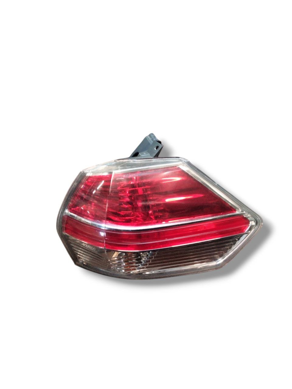 Stop / Fanale posteriore alogeno destro (Dx) Nissan X-Trail T32 (2014-2020) cod.22017939