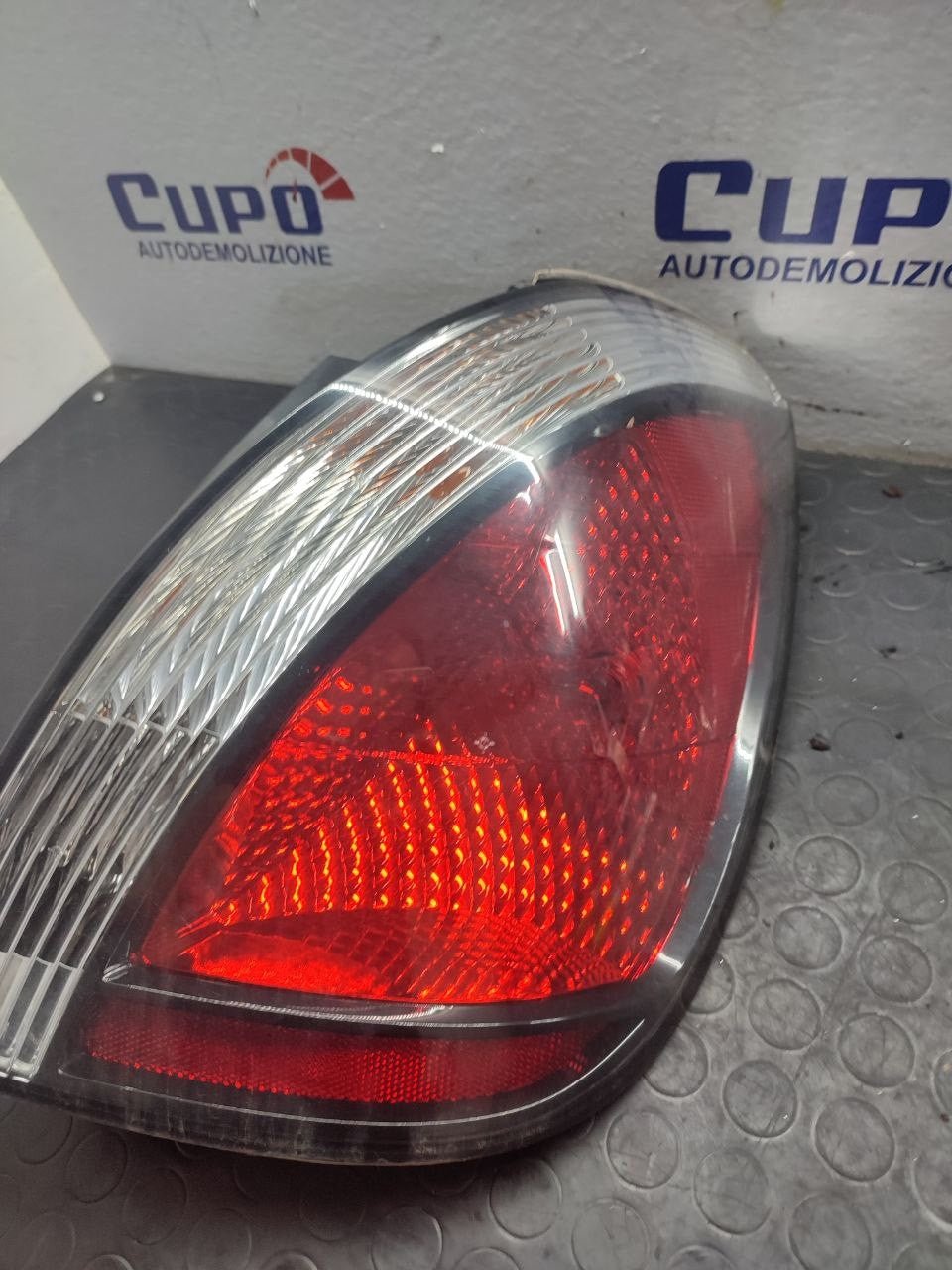Stop posteriore destro Kia Rio 5p ( 2006 )