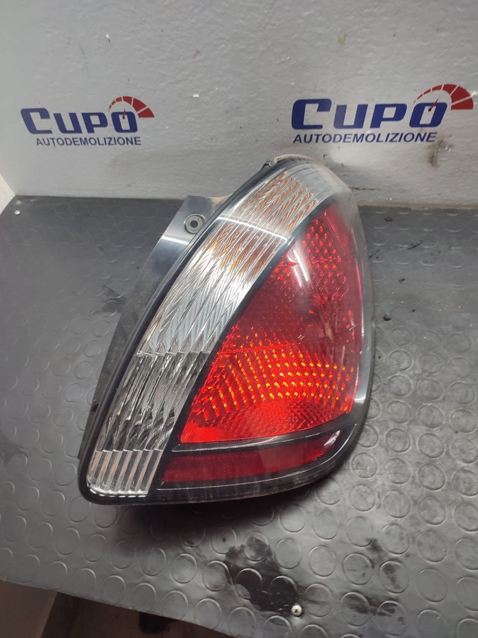Stop posteriore destro Kia Rio 5p ( 2006 )
